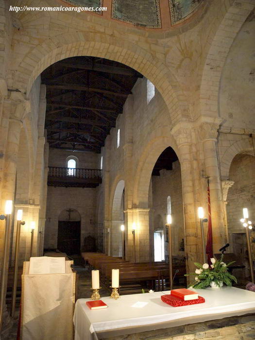 NAVE CENTRAL DESDE LA CABECERA